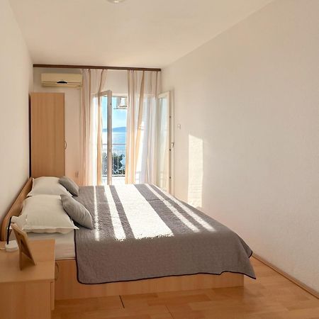 Seaside Apartments And Rooms Baska Voda Luaran gambar