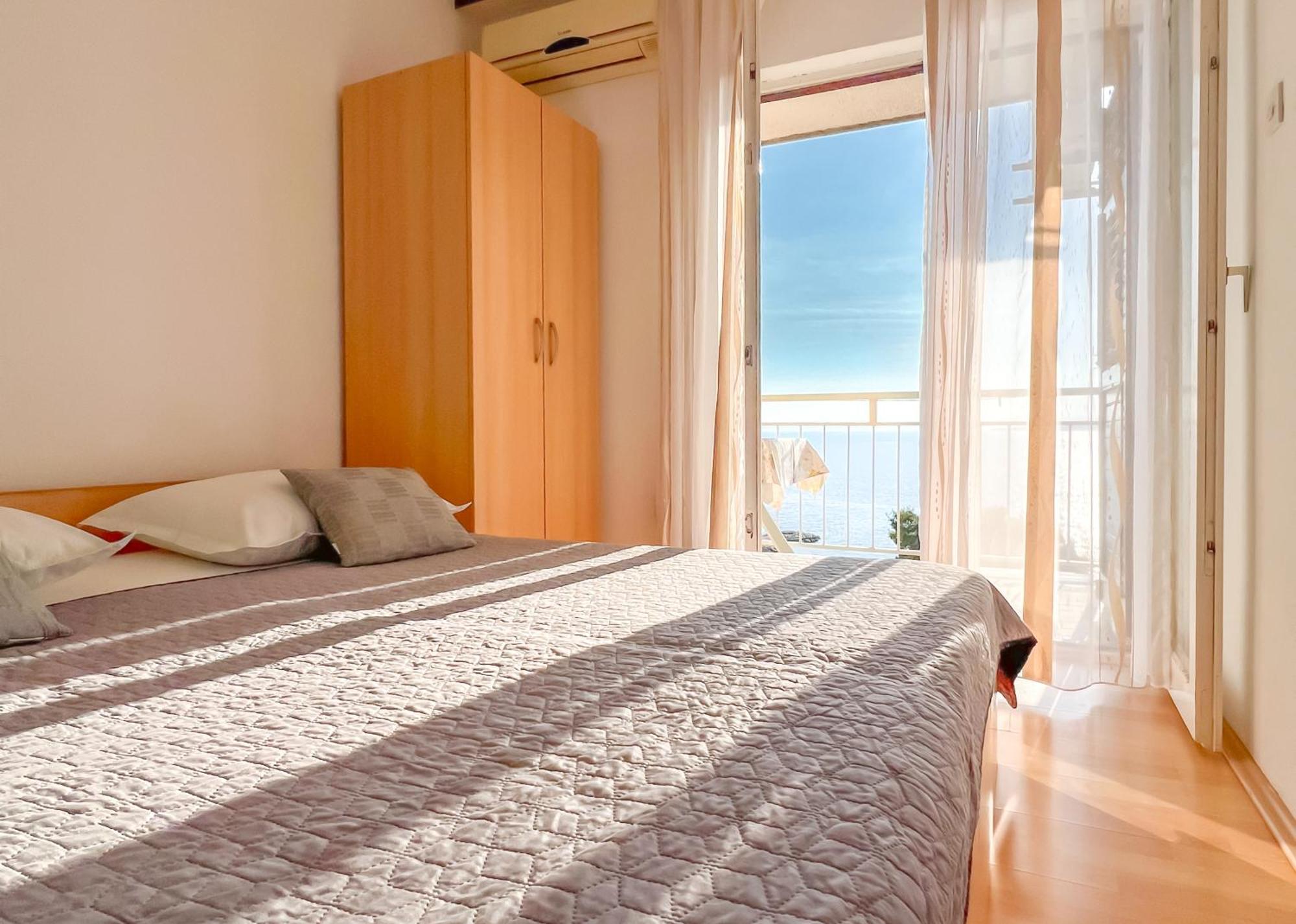 Seaside Apartments And Rooms Baska Voda Luaran gambar