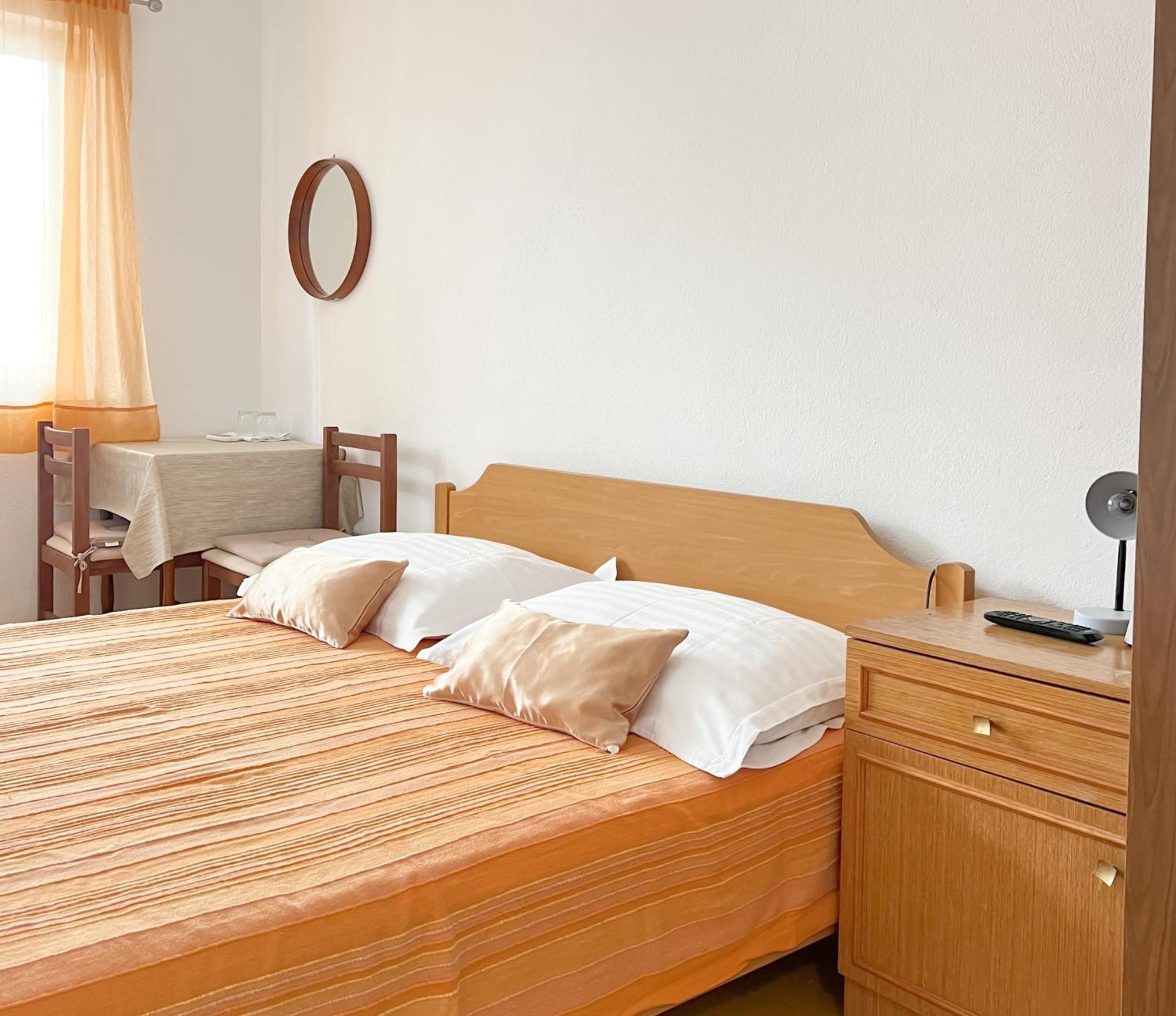 Seaside Apartments And Rooms Baska Voda Luaran gambar