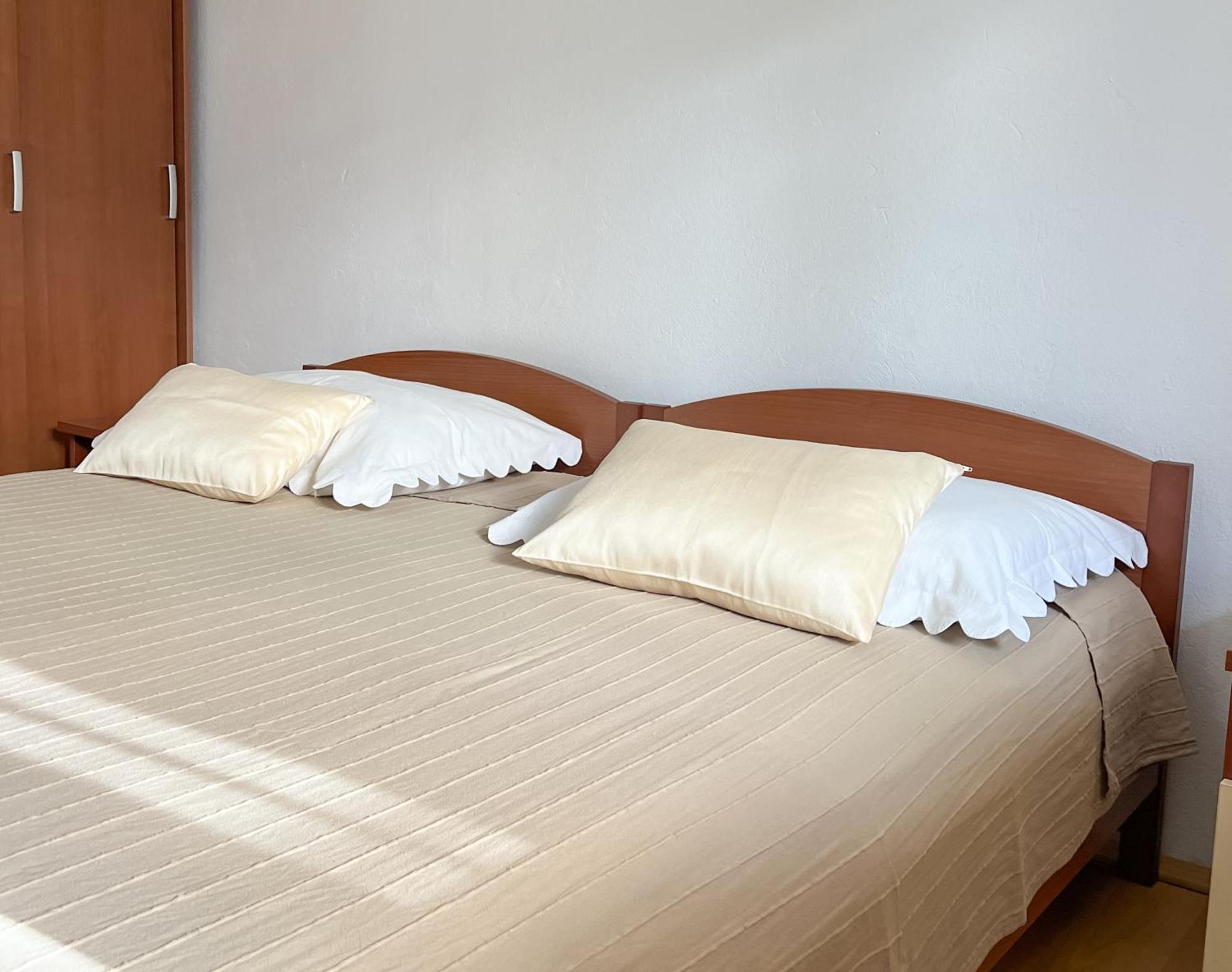 Seaside Apartments And Rooms Baska Voda Luaran gambar