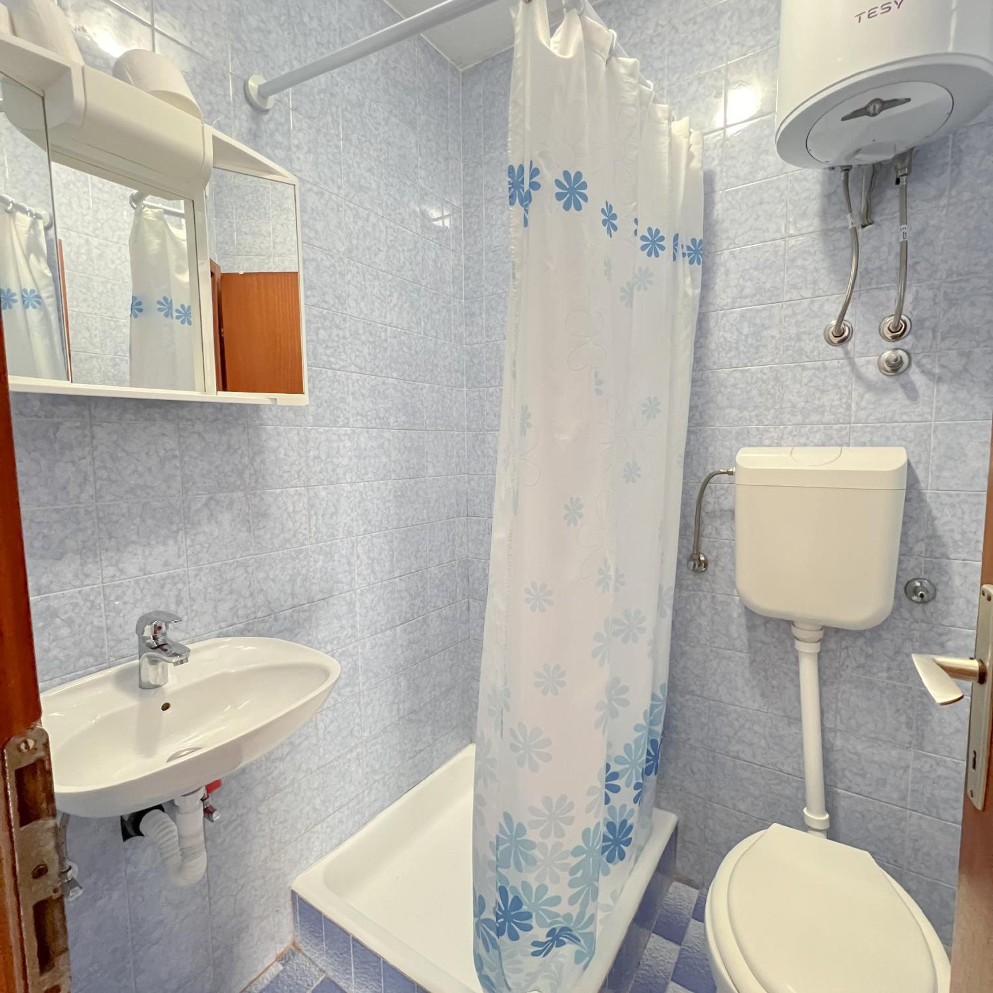 Seaside Apartments And Rooms Baska Voda Luaran gambar