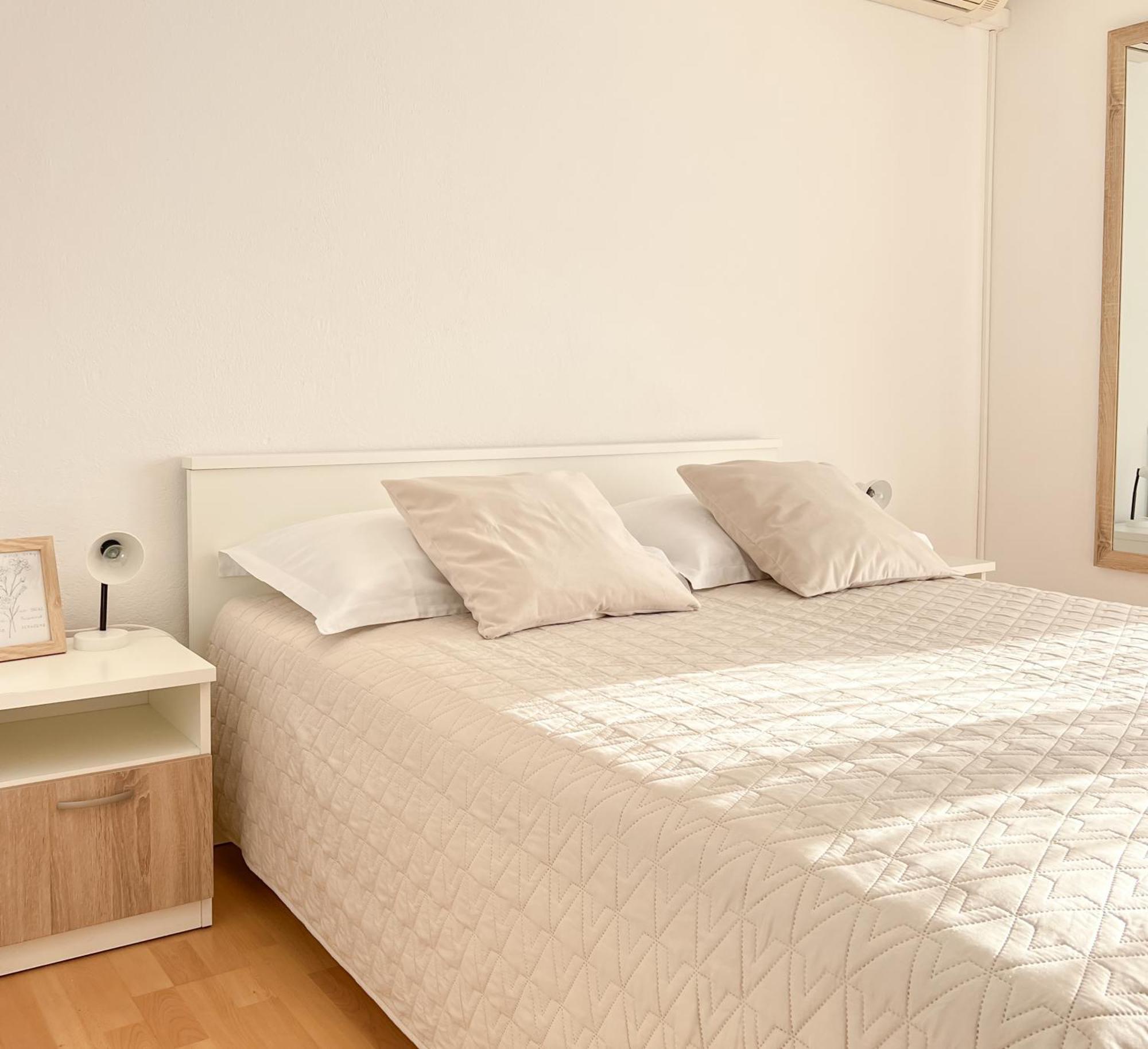 Seaside Apartments And Rooms Baska Voda Luaran gambar