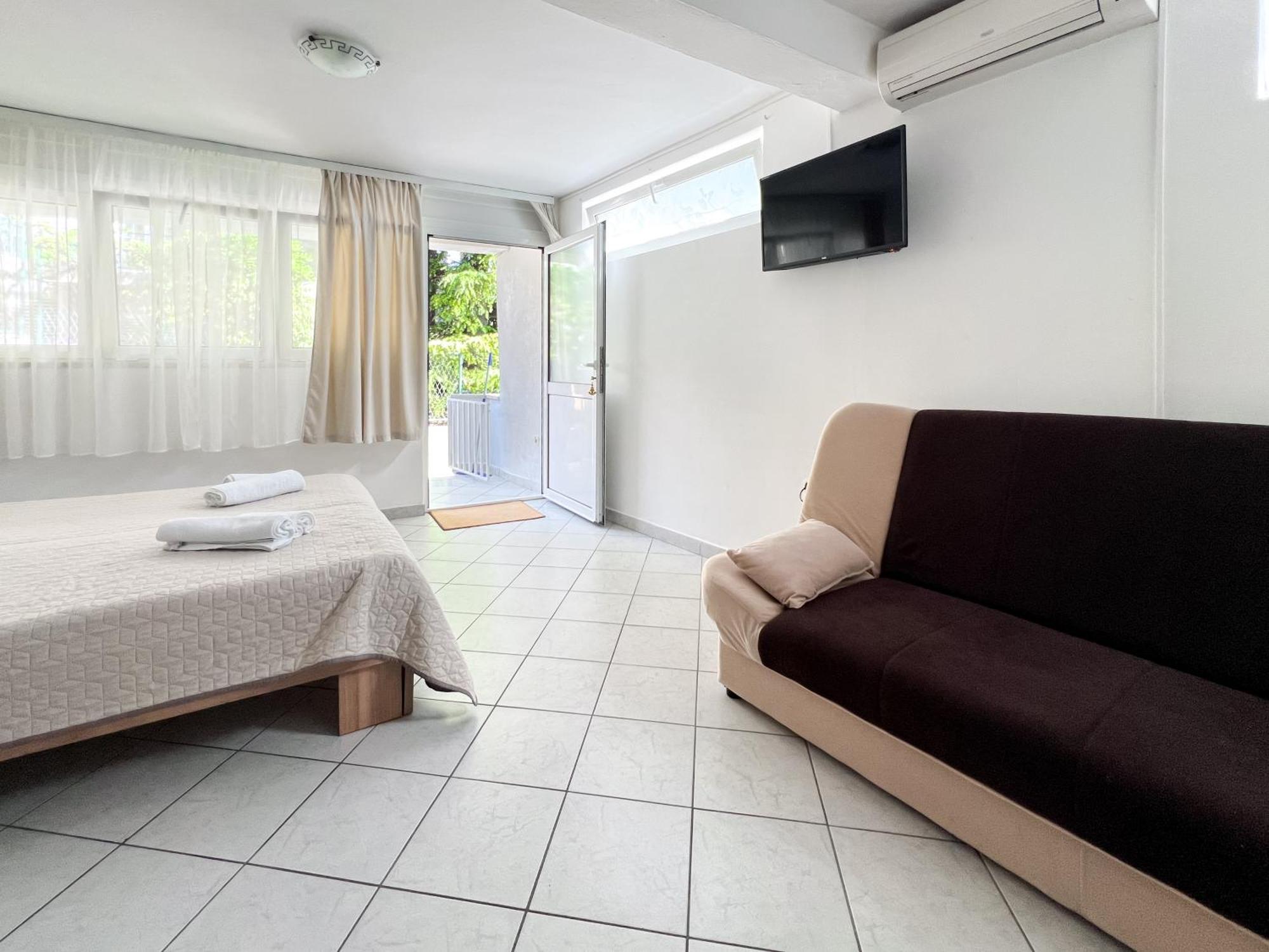 Seaside Apartments And Rooms Baska Voda Luaran gambar