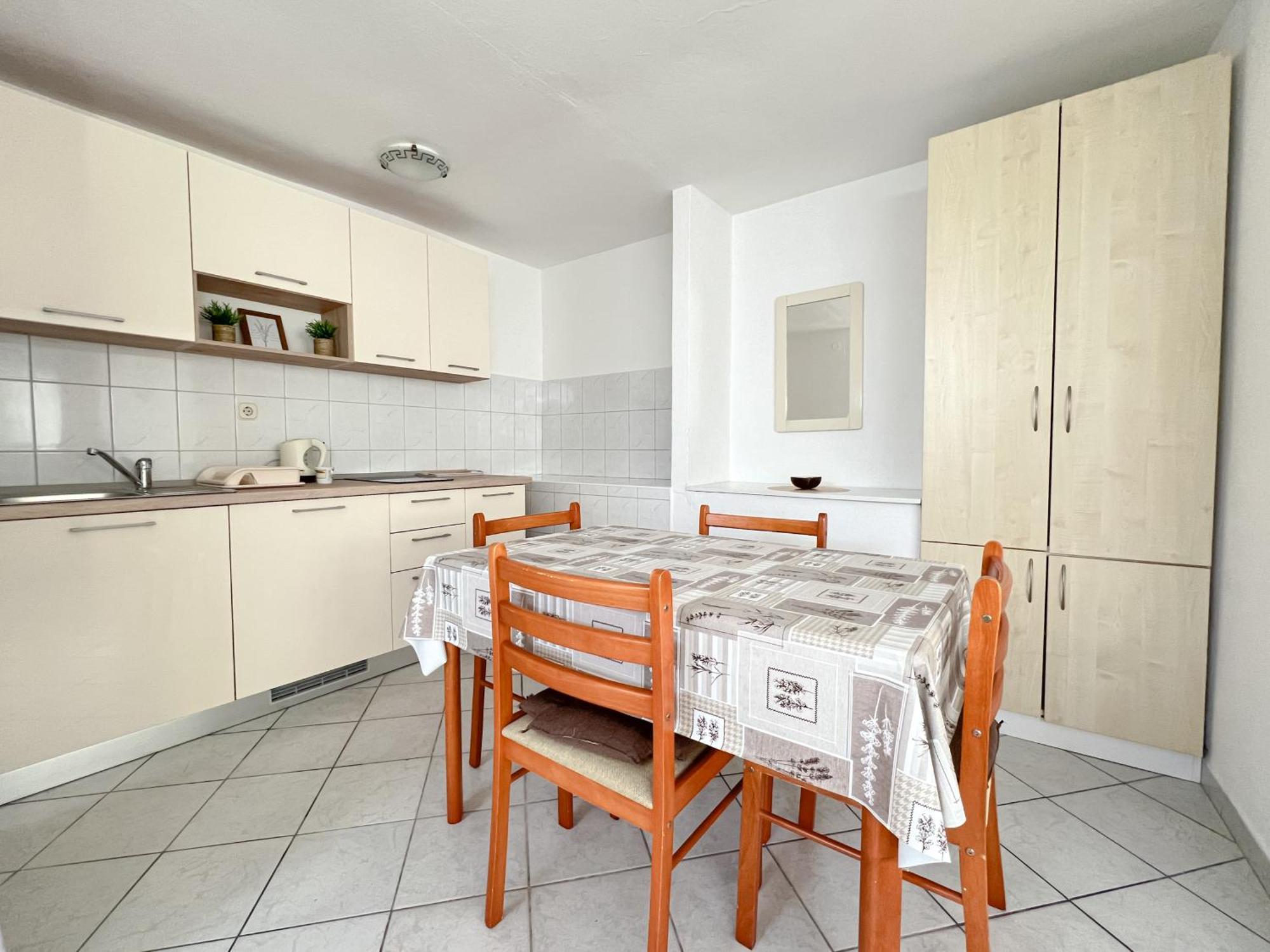Seaside Apartments And Rooms Baska Voda Luaran gambar